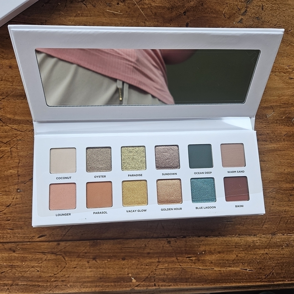 ICONIC London Eyeshadow Palette White - Picture 2 of 3